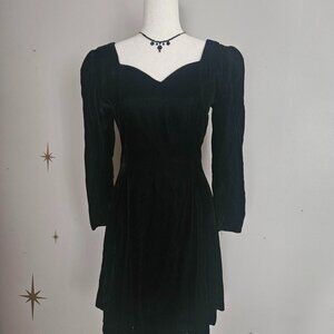 Perspective Black Velvet Mini Dress, Size 7, Sweetheart, Puff Sleeve, Cocktail